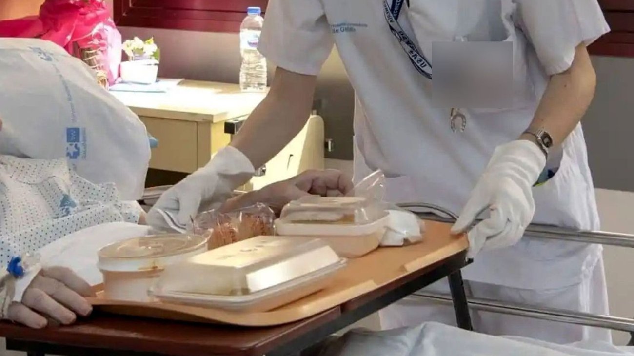 Mueren dos mujeres tras comer sándwich de pollo en hospital