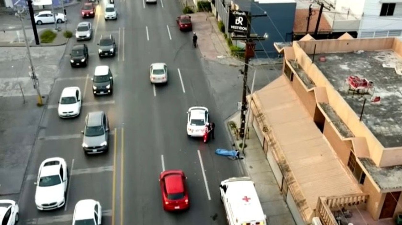 Muere hombre arrollado sobre avenida Azteca en Guadalupe