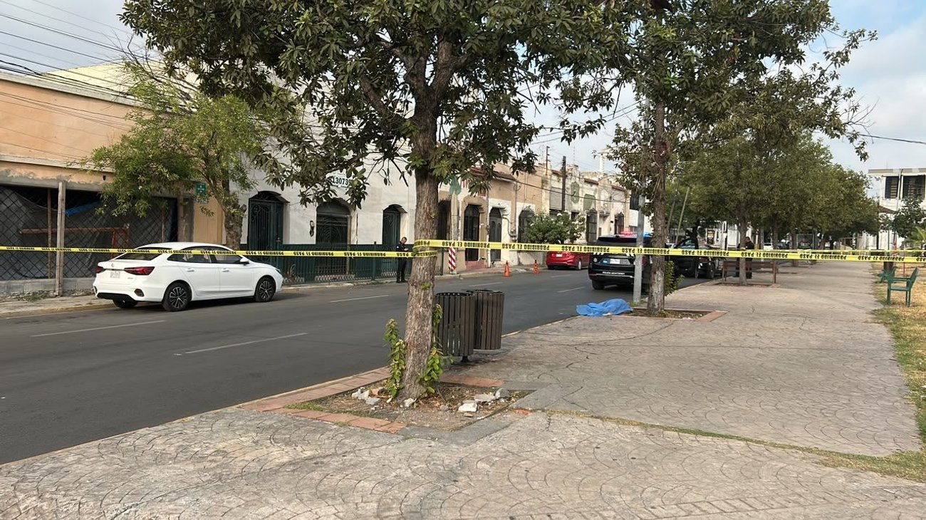 Asesinan a hombre a puñaladas en la Plaza del Chorro