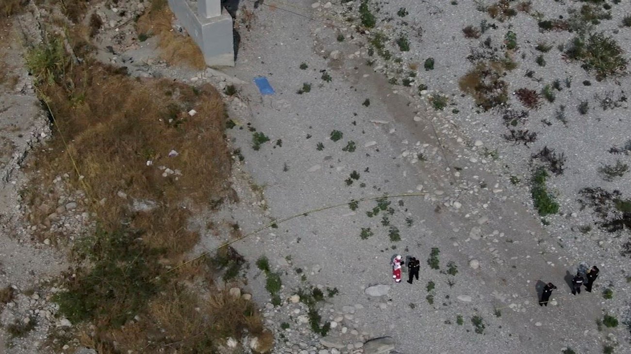 Encuentran hombre muerto en el río Santa Catarina