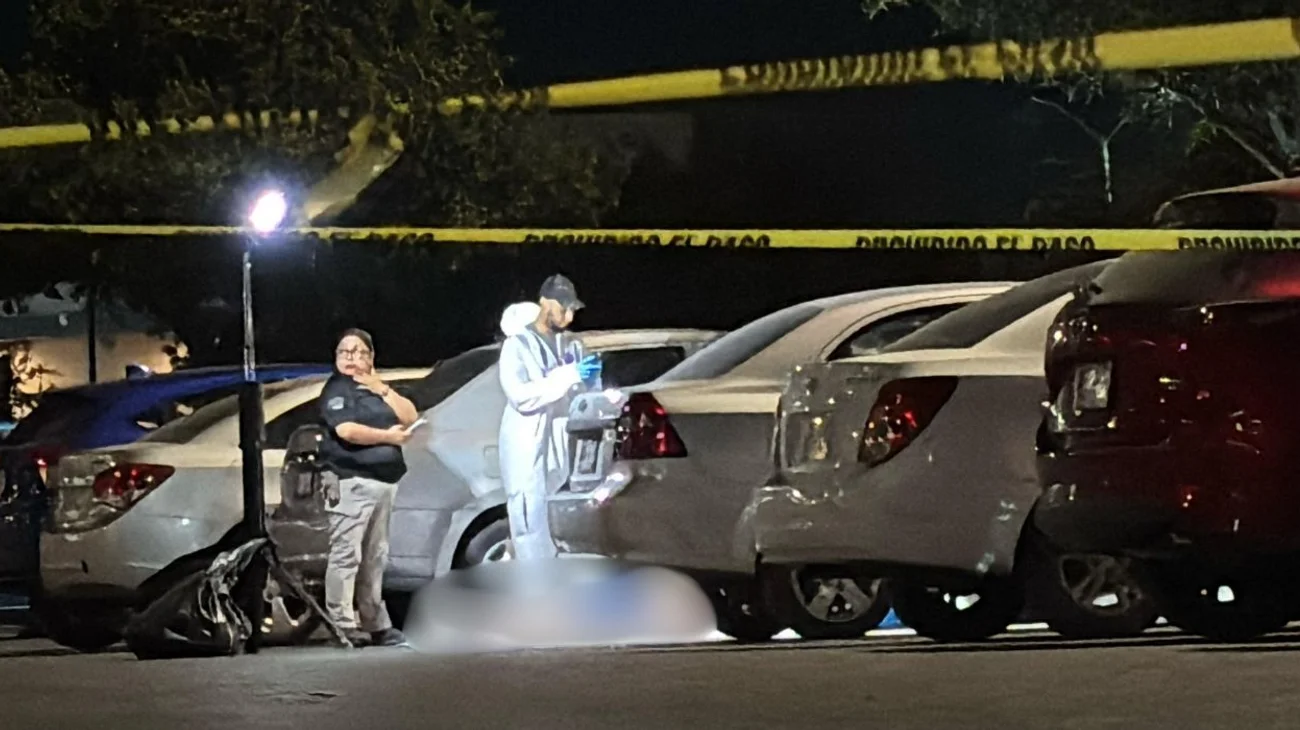 Asesinan a hombre en estacionamiento de Plaza Sendero en Apodaca