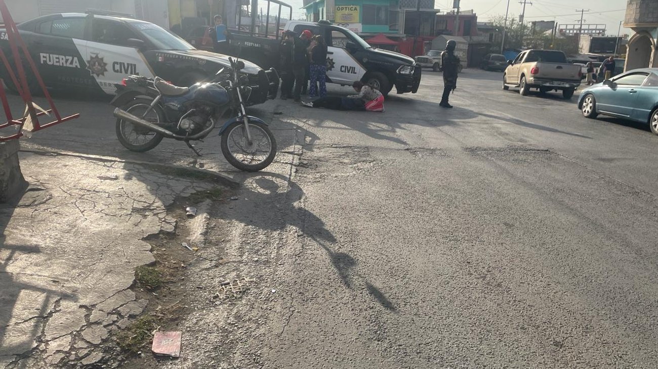 Arrollan a mujer al intentar cruzar una avenida