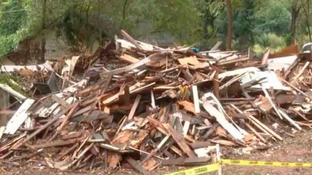 Demuelen casa por error; dueña andaba de vacaciones