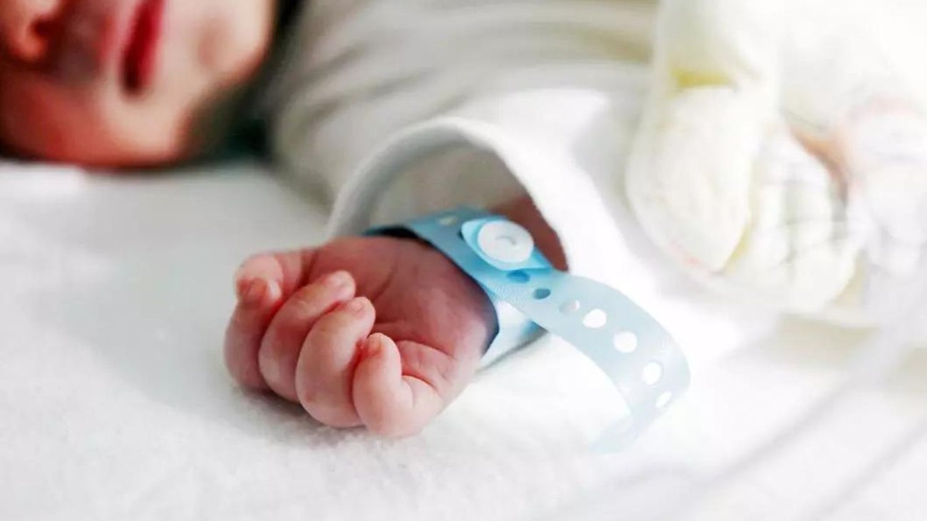 Mujer de 63 años da a luz; es una de las madres más longevas