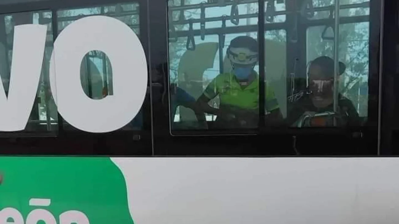 Mujer da a luz a su bebé abordo de ruta 601 en García