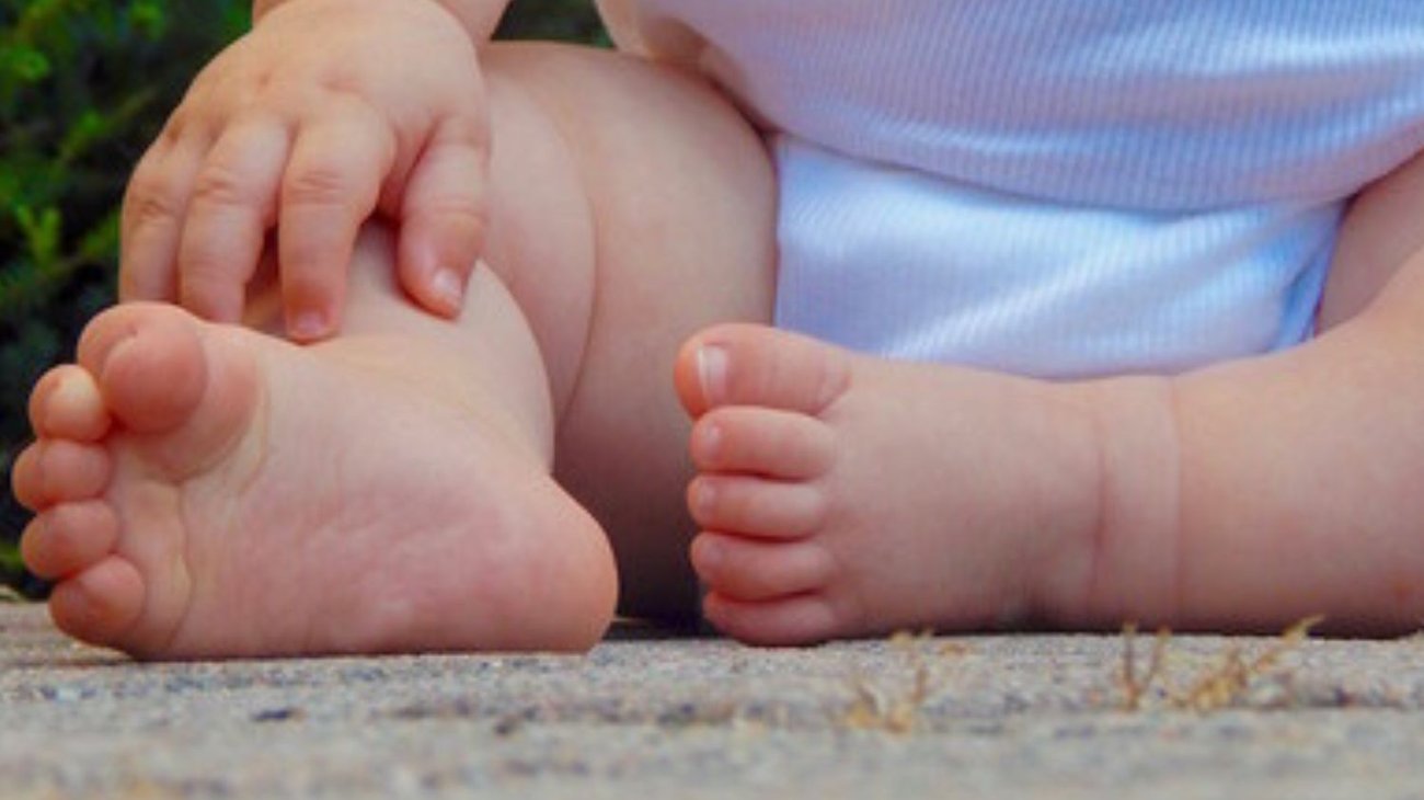 Mujer intenta vender a su hija por 8 mil pesos y la abandona