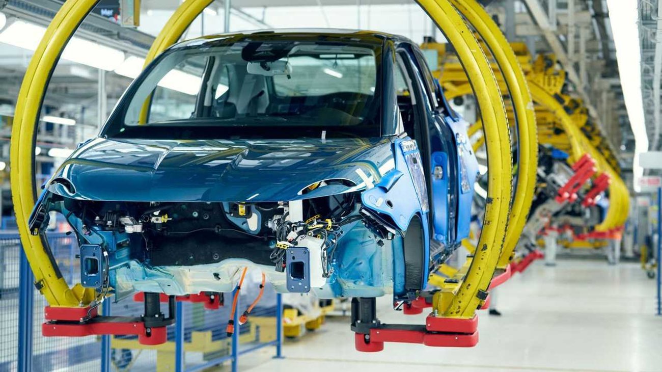 new_fiat_500_electric_production_at_the_mirafiori_plant_in_italy_c8a1ceeff6