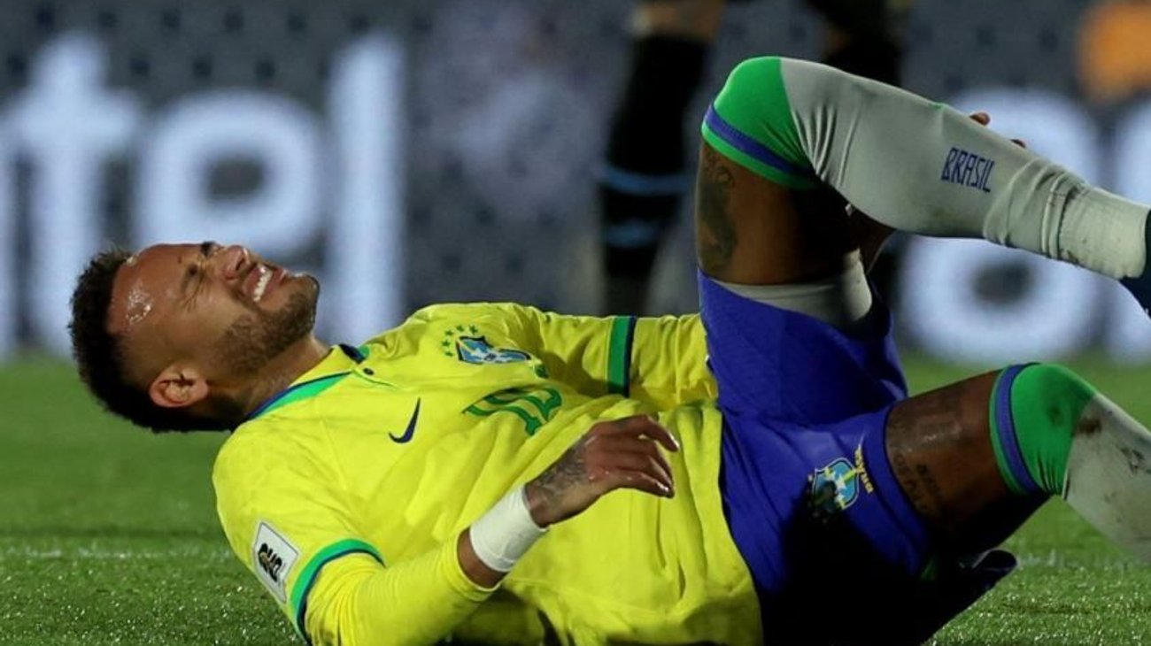 Neymar será sometido a una cirugía este jueves en Brasil