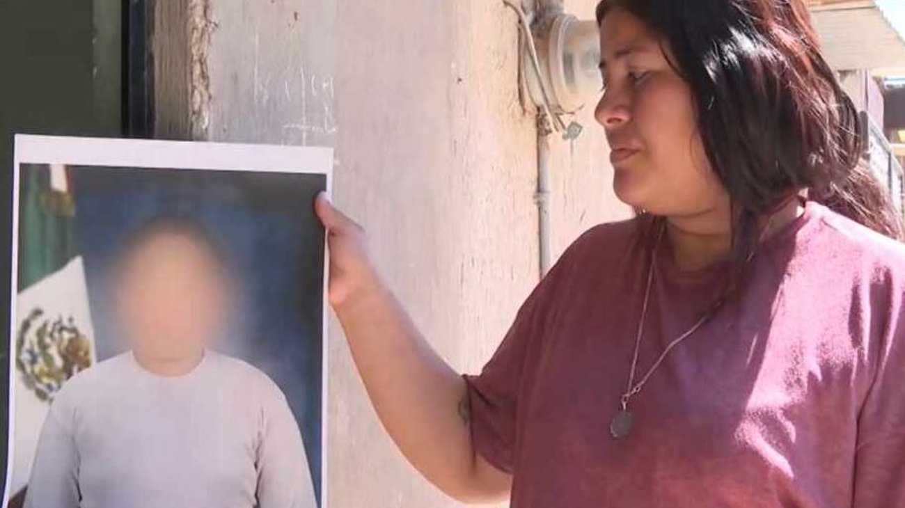 Niño de 10 años es asesinado a puñaladas frente a su padre