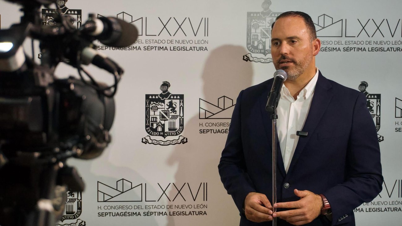 'PRI y PAN buscan beneficiarse del juicio político': Mario Soto