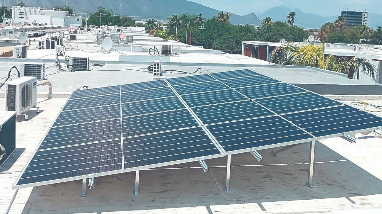 Expertos piden impulsar energía solar ante ola de apagones en NL