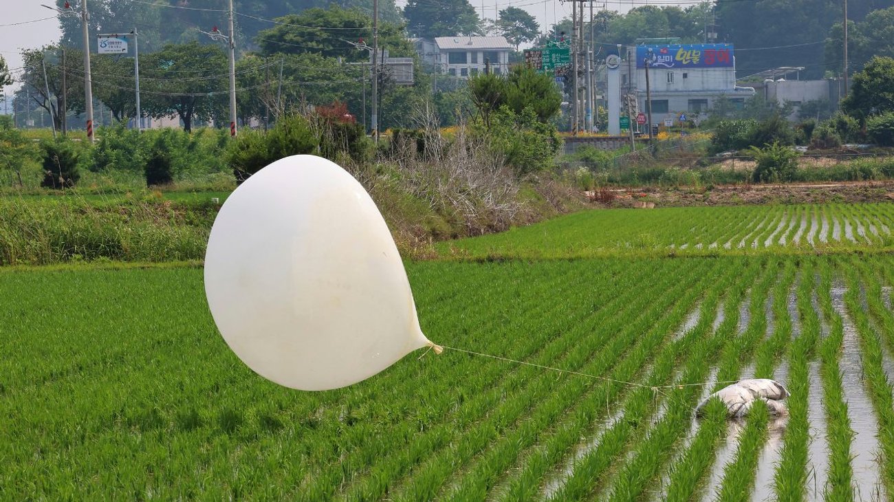 norcorea_podria_enviar_mas_globos_con_basura_a_corea_del_sur_a5585a9d5a