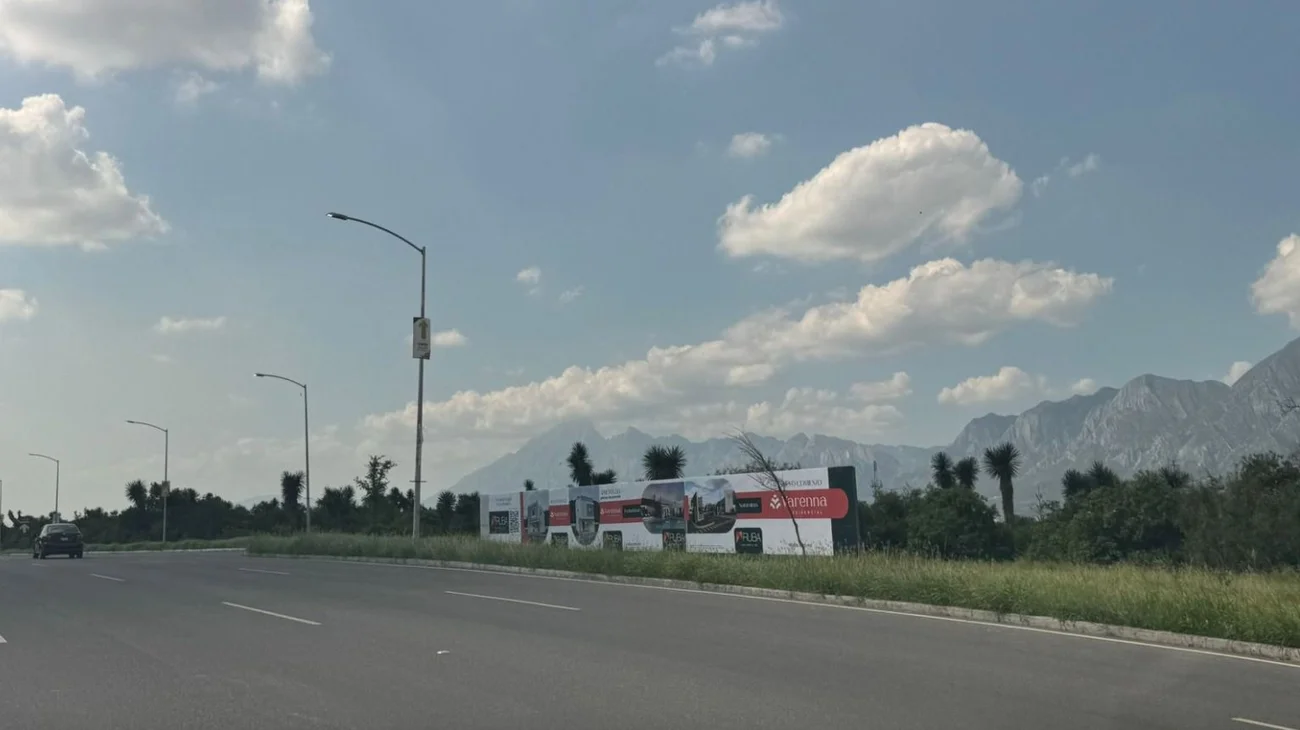 'Tapizan' García con 1,000 panorámicos; disparan permisos