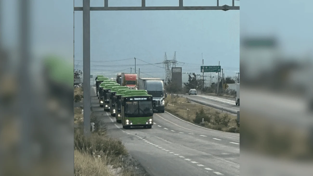 Informa Samuel la llegada de más camiones a Nuevo León