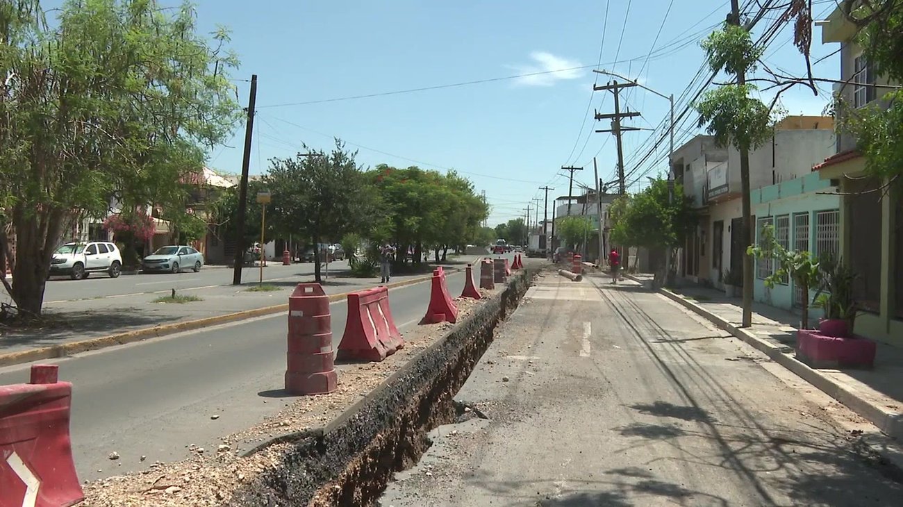 Obra complica circulación y deja sin estacionamiento a vecinos