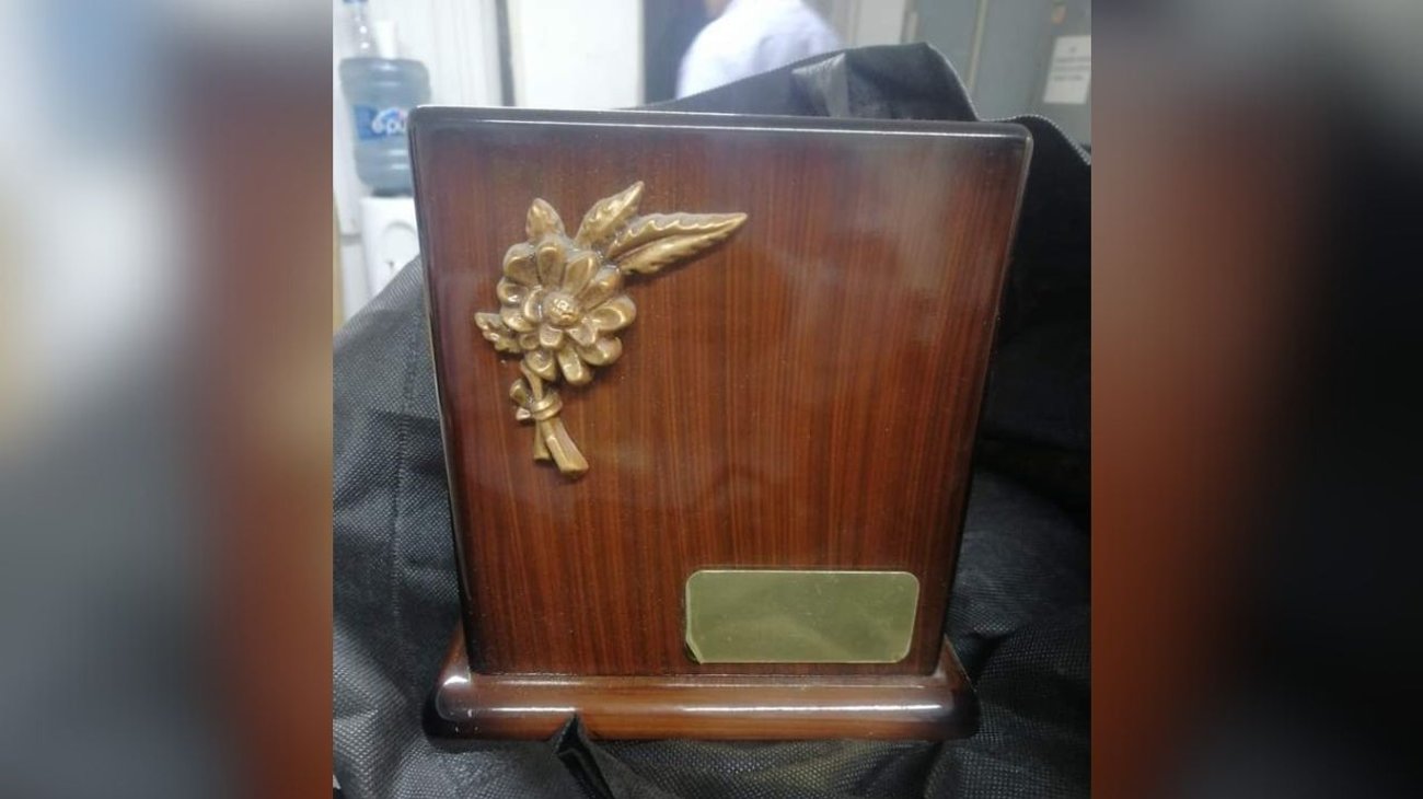 Olvidan urna con cenizas en Ruta 209 de Escobedo