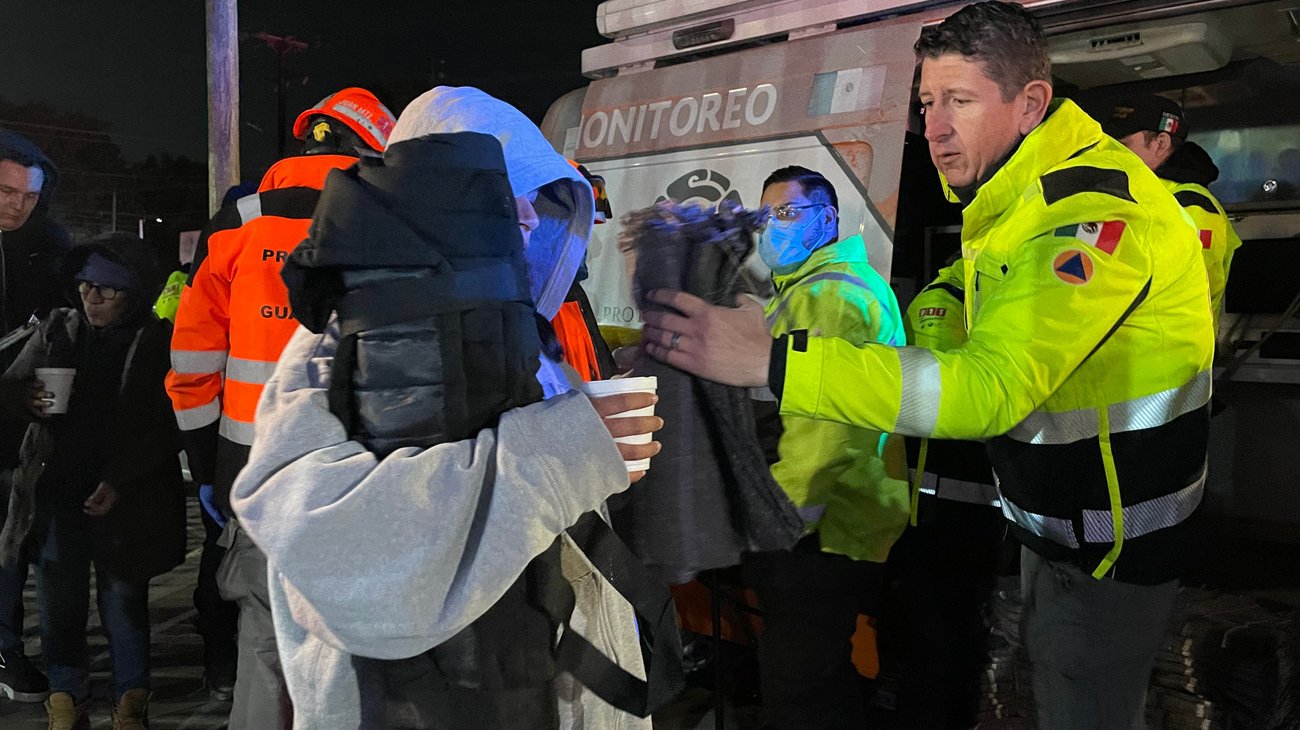 Activan operativo carrusel por Frente Frío Número 25 en Monterrey