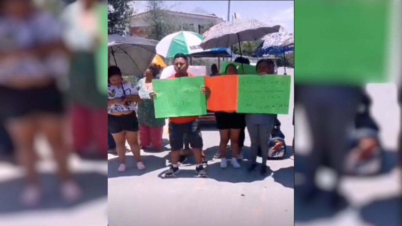 Padres acusan a director por presunto robo de 600 mil pesos