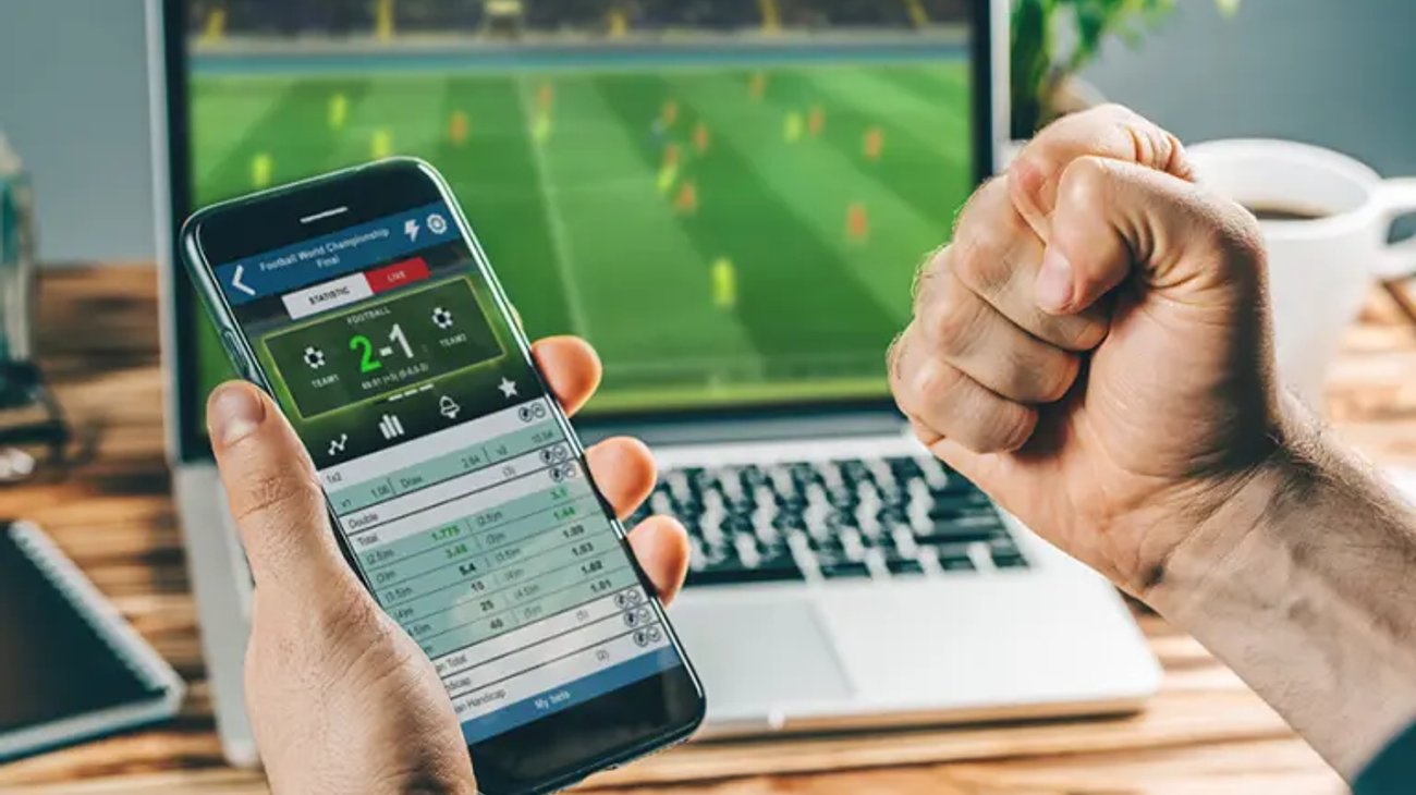 Tailandia cierra casi 14,000 páginas de apuestas por el Mundial