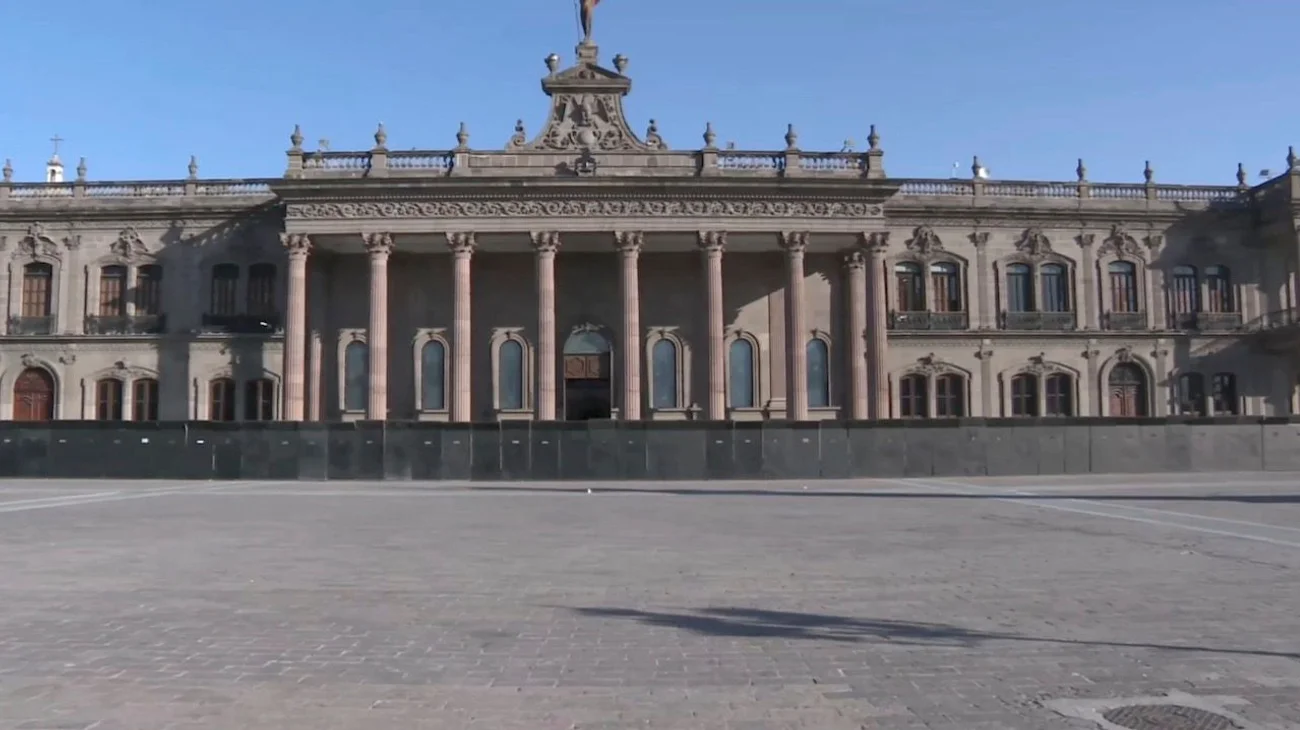 Blindan Palacio de Gobierno previo a marcha de mujeres