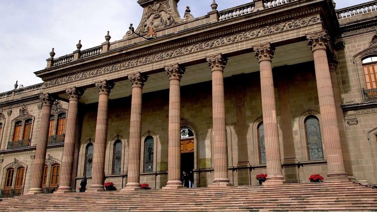 Cuatro de los últimos siete gobernadores han pedido licencia