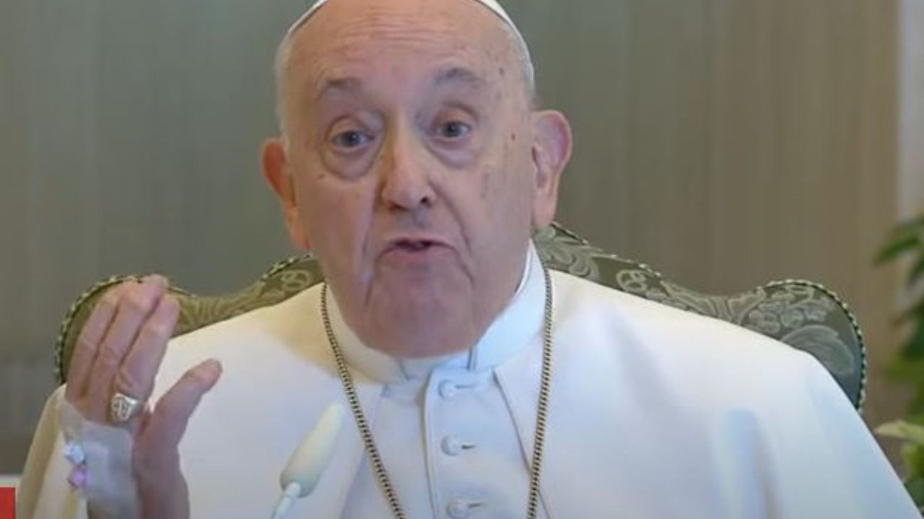 Papa confirma que sufre de una 'inflamación pulmonar'