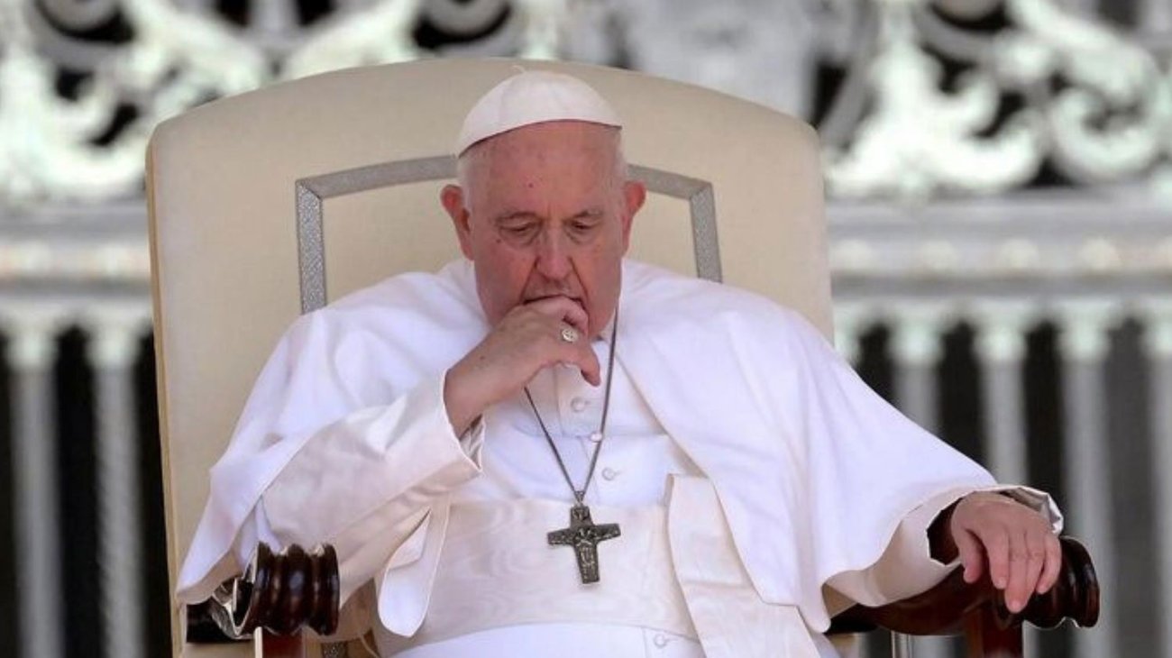 El papa con bronquitis vuelve a pedir que lean su discurso