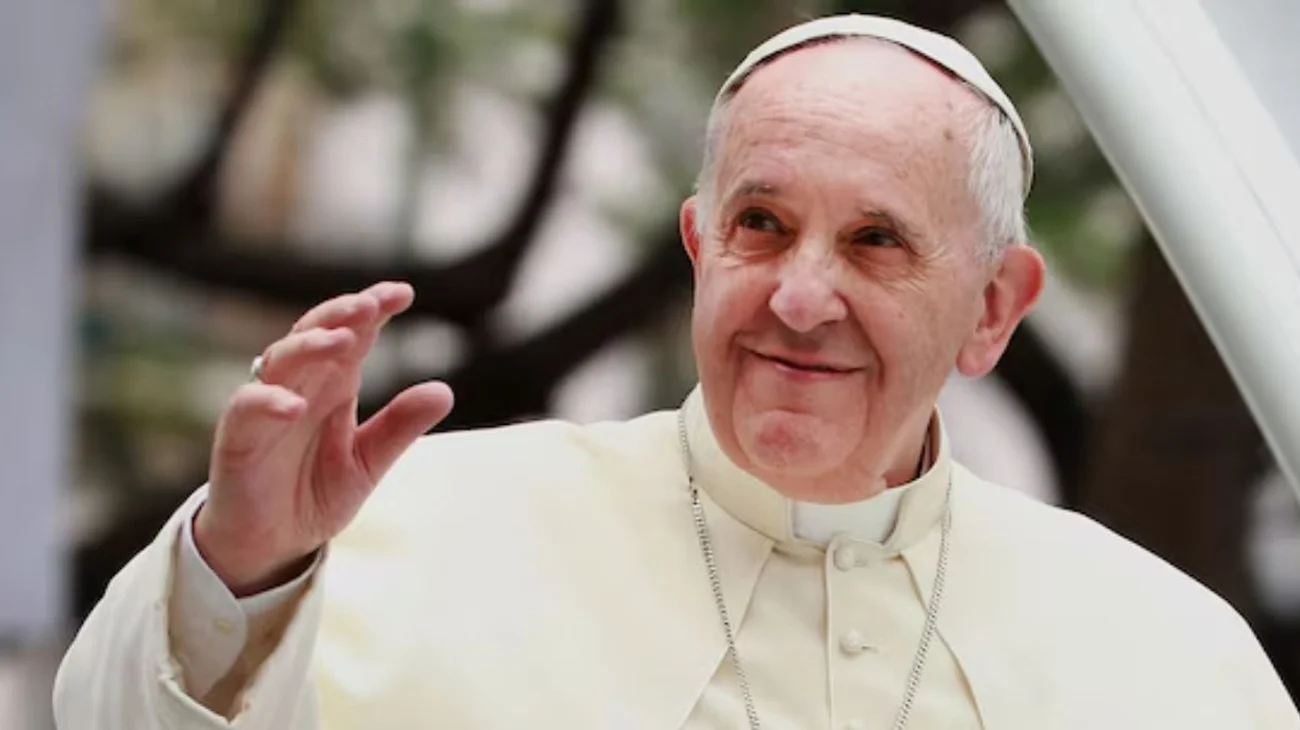 Anuncian libro del papa sobre poesía mientras está hospitalizado