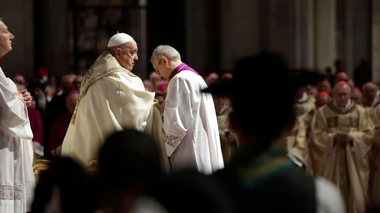 Abre papa la Puerta Santa de San Pedro y da inicio al Jubileo