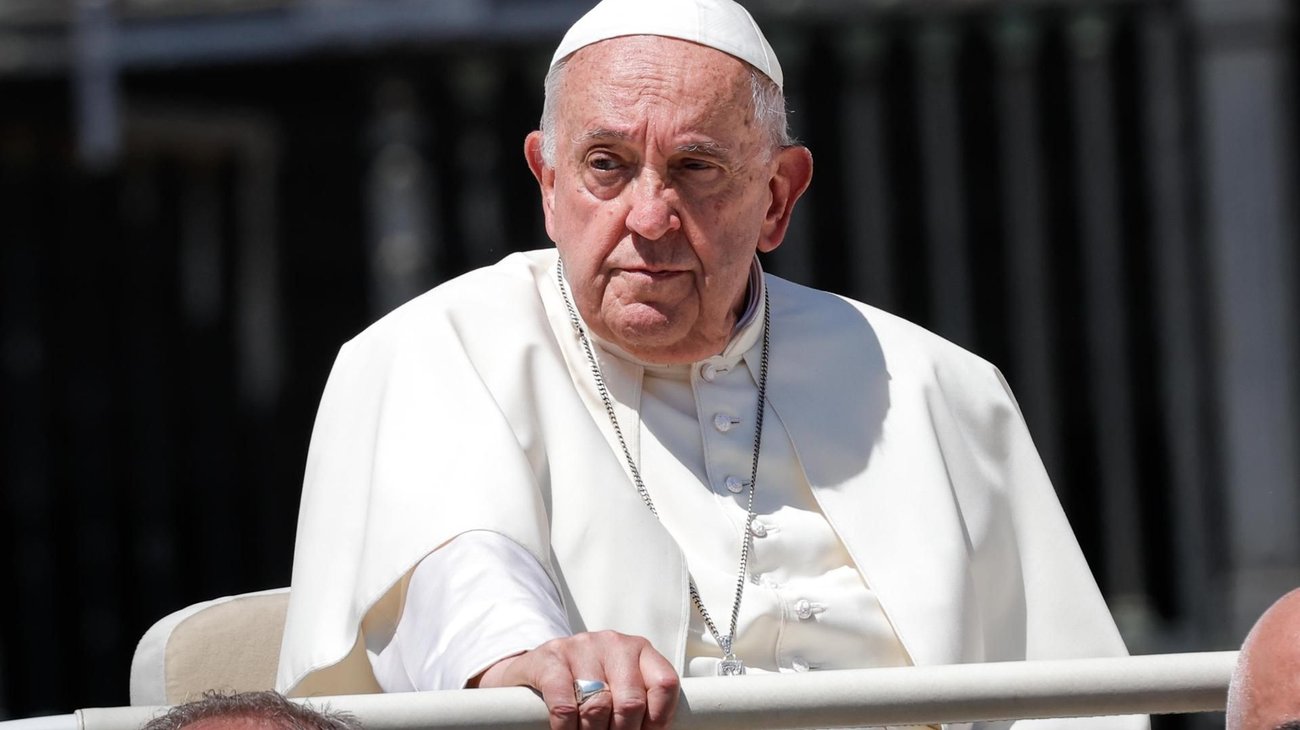 Papa lamenta que el agua se use para explotación o extorsión