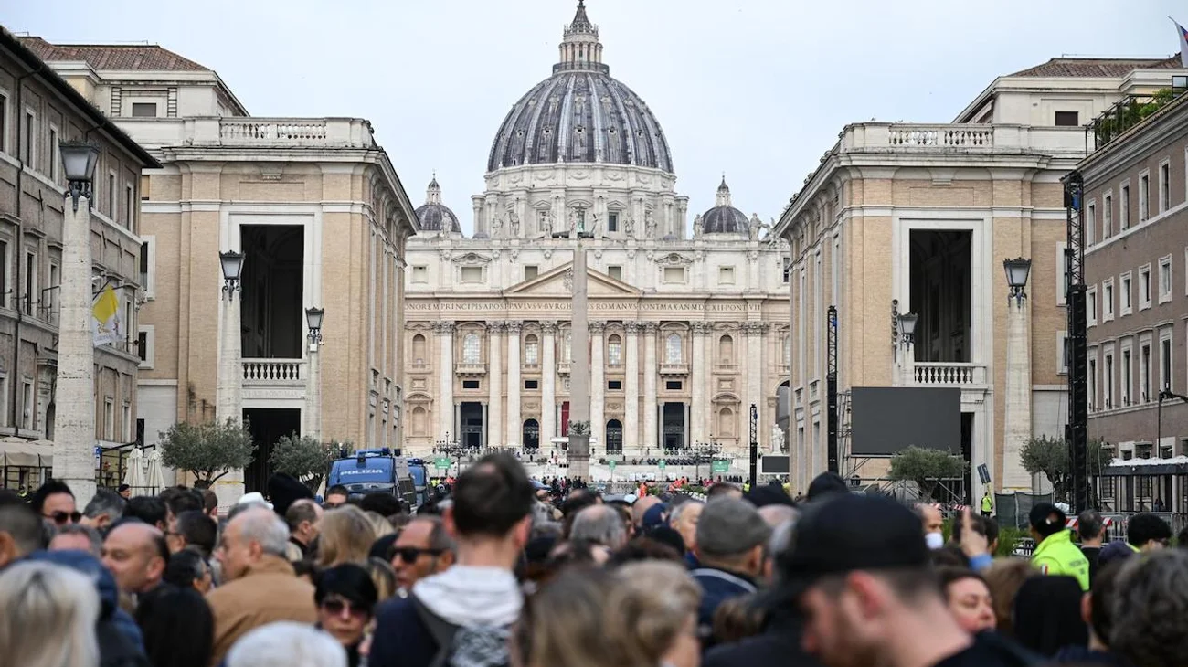 Despiden 250,000 personas al papa en la basílica de San Pedro