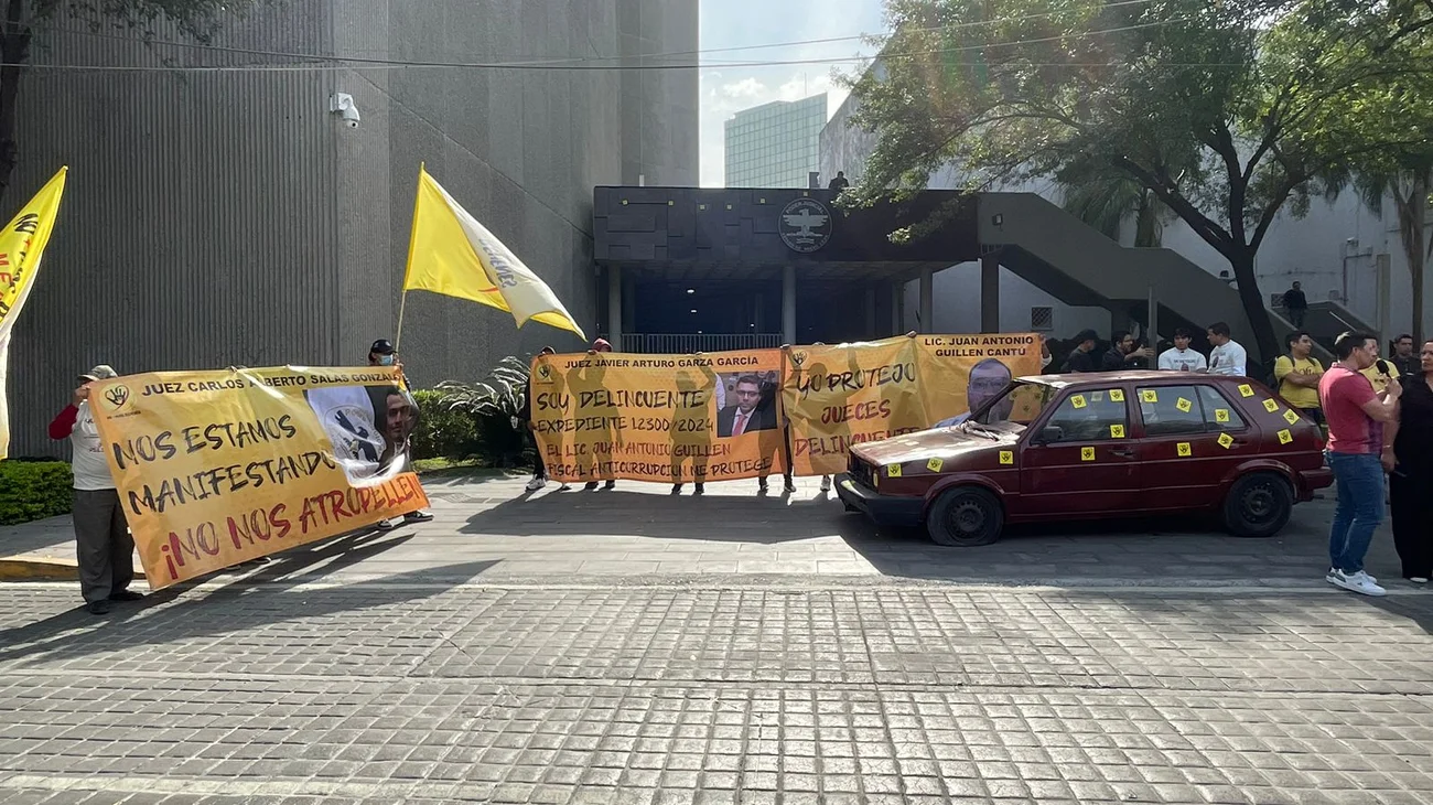 Protestan papás de 'No más hijos rehenes' afuera del TSJ