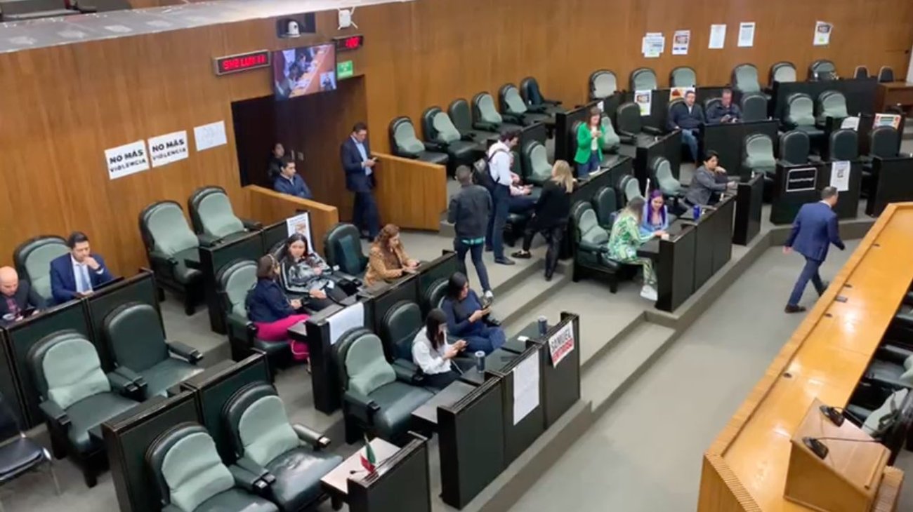 paralisis_continua_en_congreso_algunos_cumplen_con_nuevo_horario_feb02bdf73