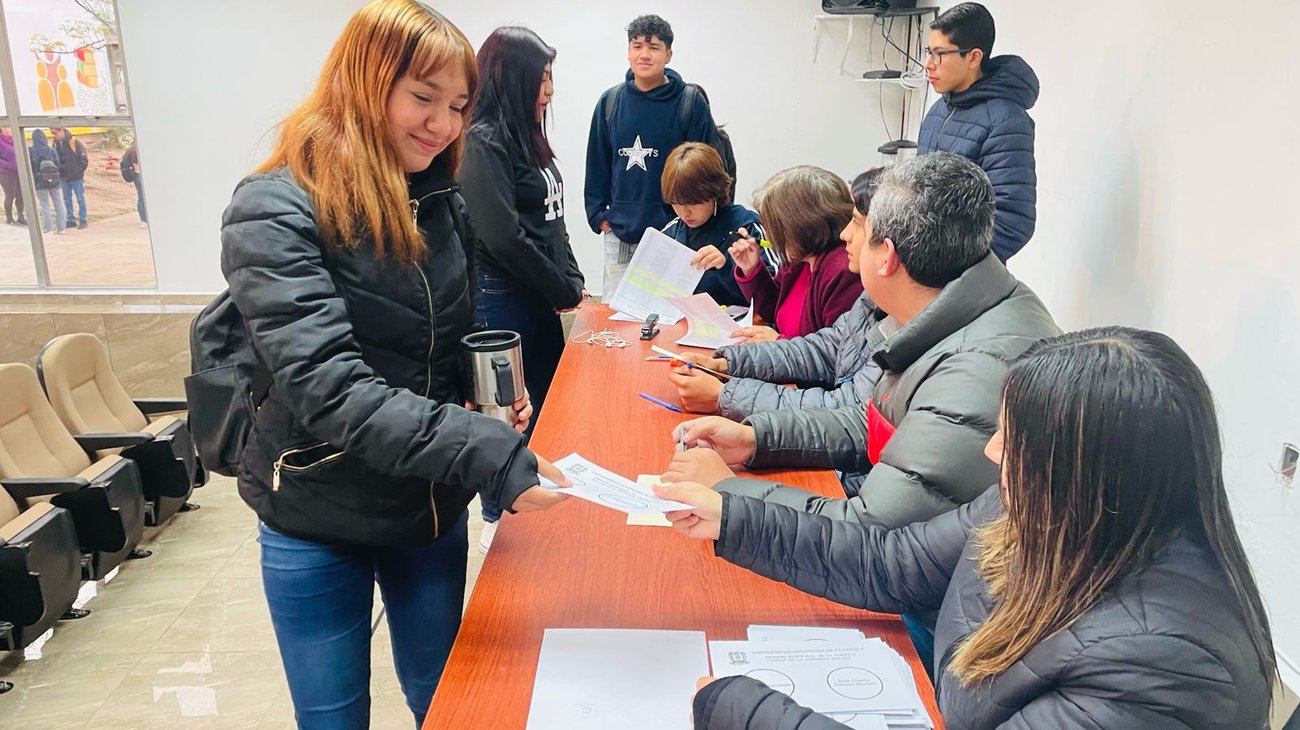 Participan más de 300 estudiantes en las elecciones de UAdeC