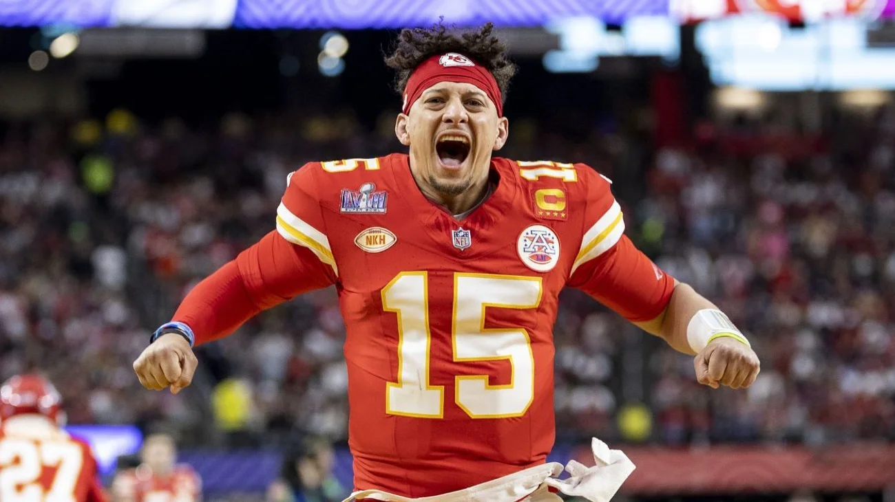 Patrick Mahomes anuncia el nacimiento de su tercer hijo