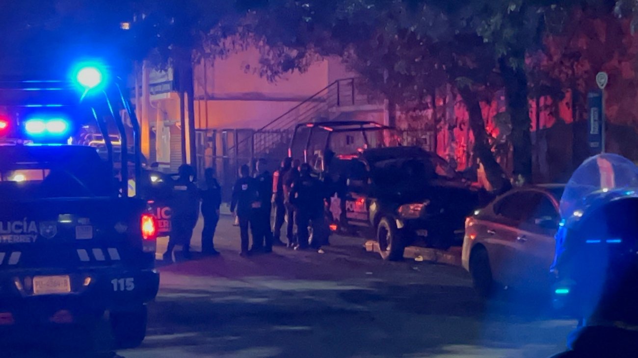 Choque entre patrullas de Monterrey deja policías lesionados