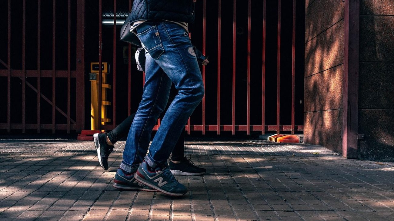 Establece Eslovaquia 'velocidad peatonal' máxima en aceras