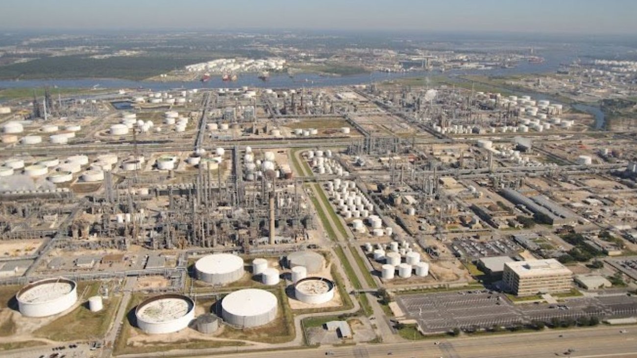 Pemex controla derrame de diésel en refinería de Deer Park