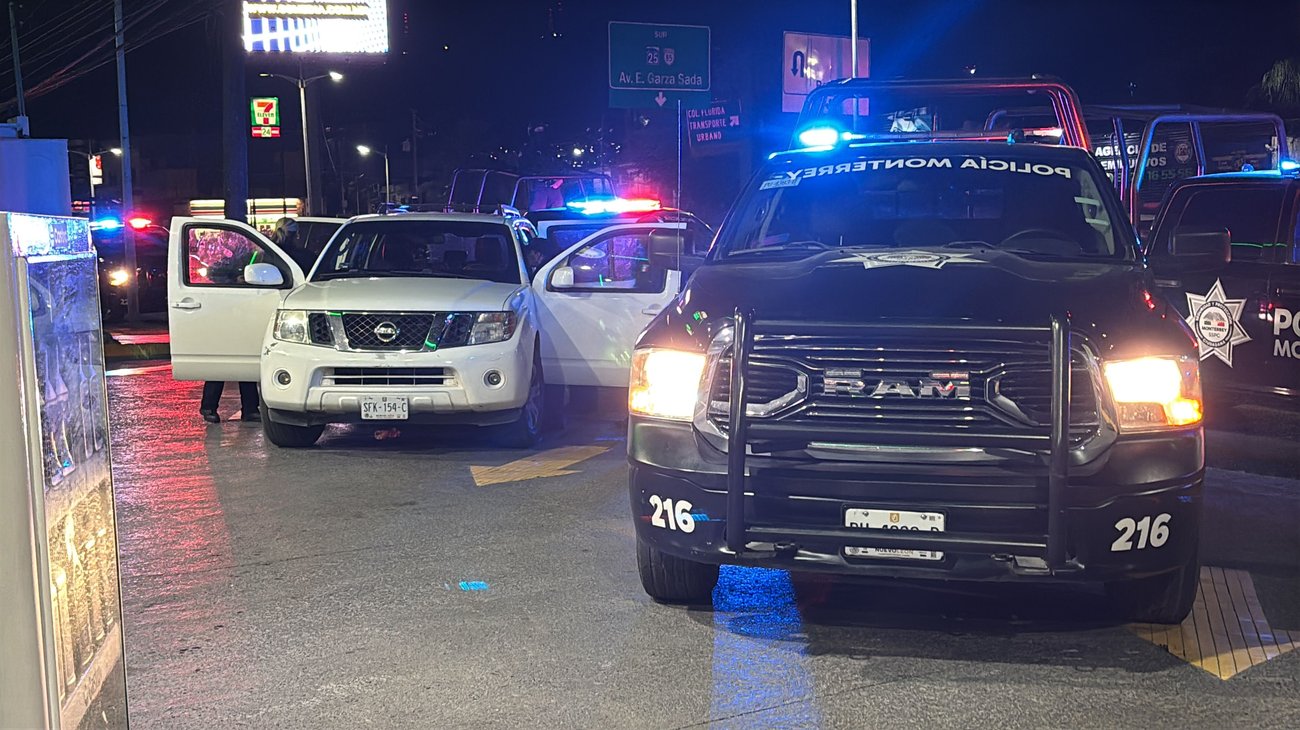Detienen a hombre tras persecución en Garza Sada