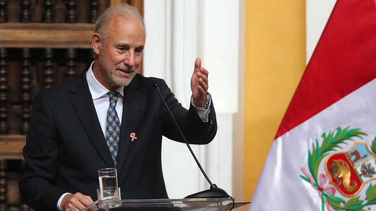 Perú impone visa a México en respuesta al gobierno de AMLO