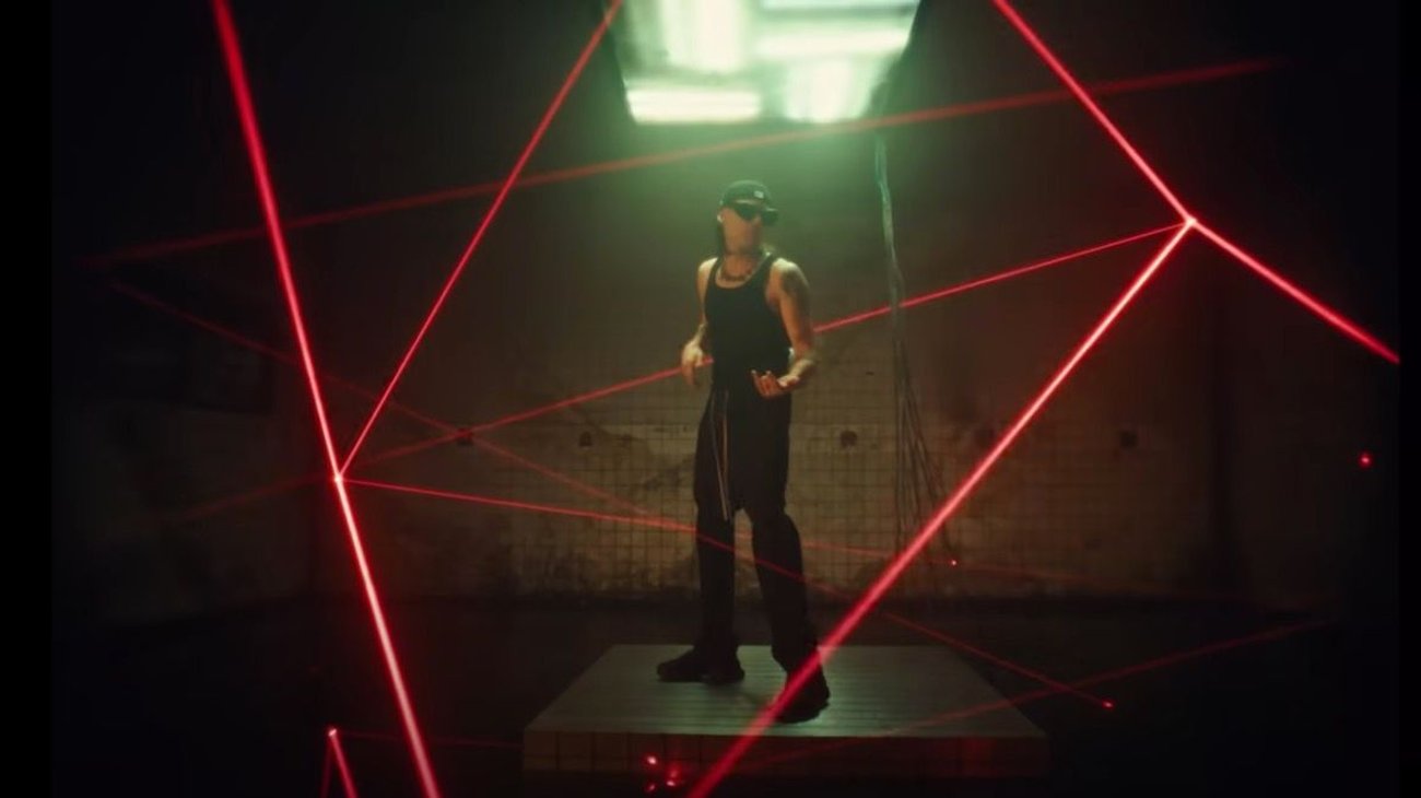 Peso Pluma lanza una canción para el videojuego Call of Duty