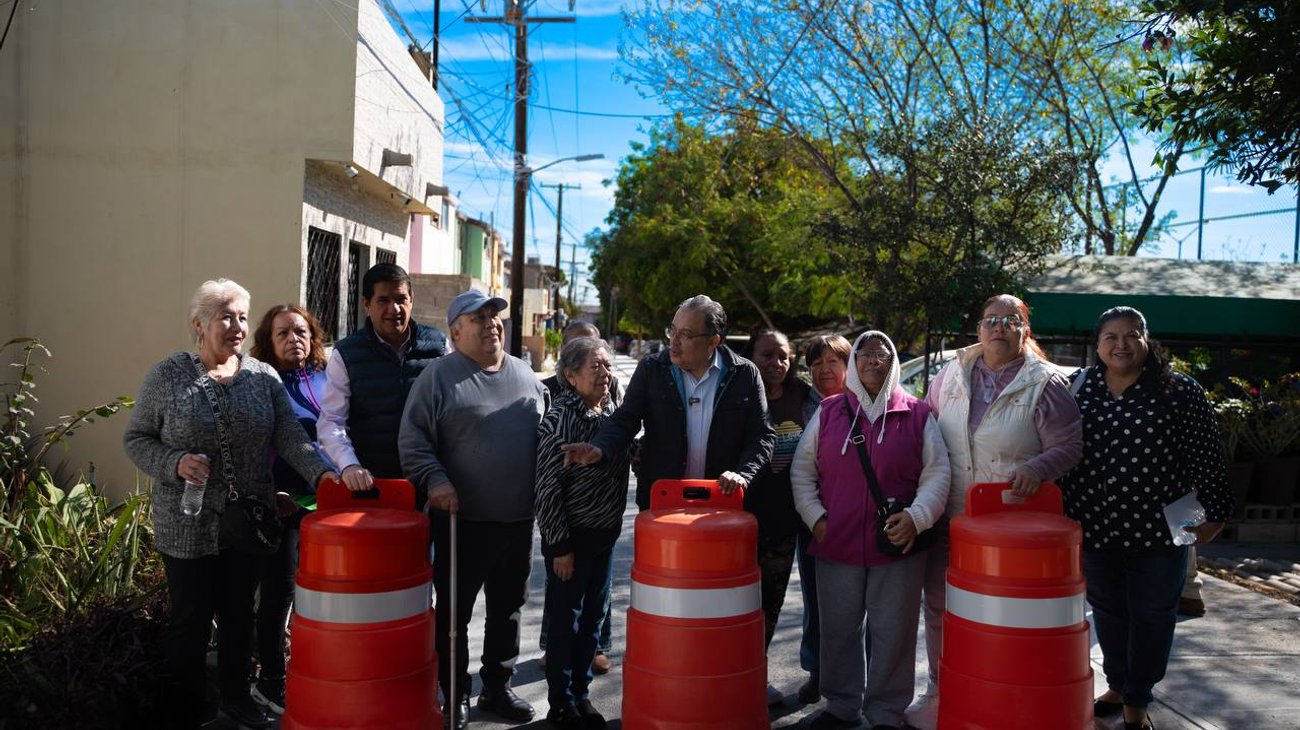 Inaugura Andres Mijes obras viales en la colonia Felipe Carrillo