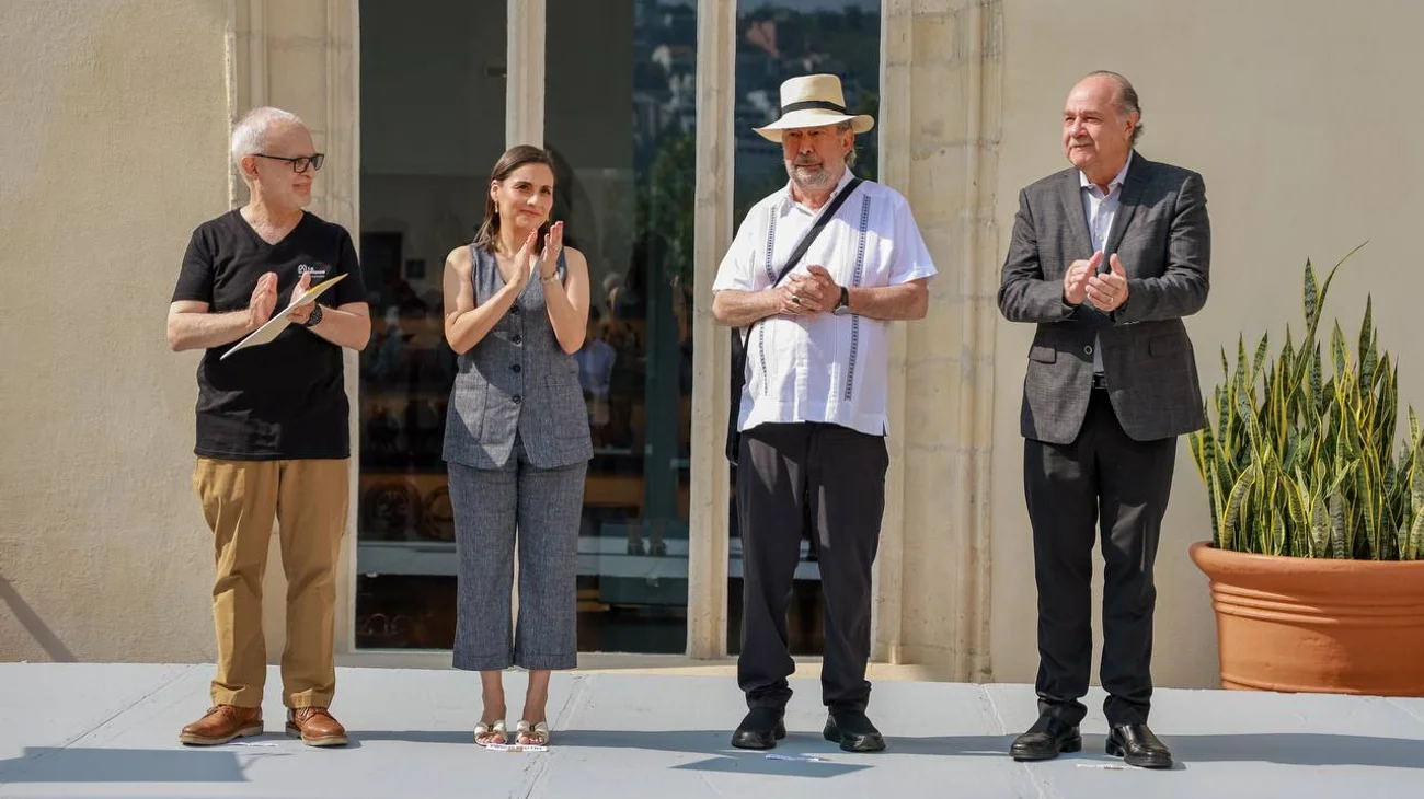 photo_5159036831474495314_y_75a93cc7f3