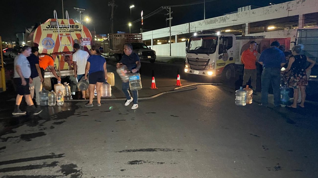 Se unen corporaciones para llevar agua a Santa Catarina