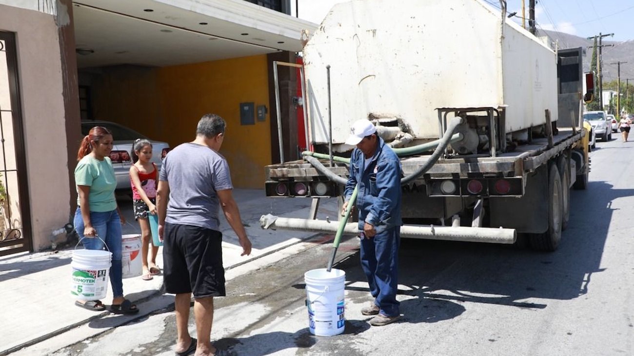 Intensifica Escobedo programa de suministro de agua