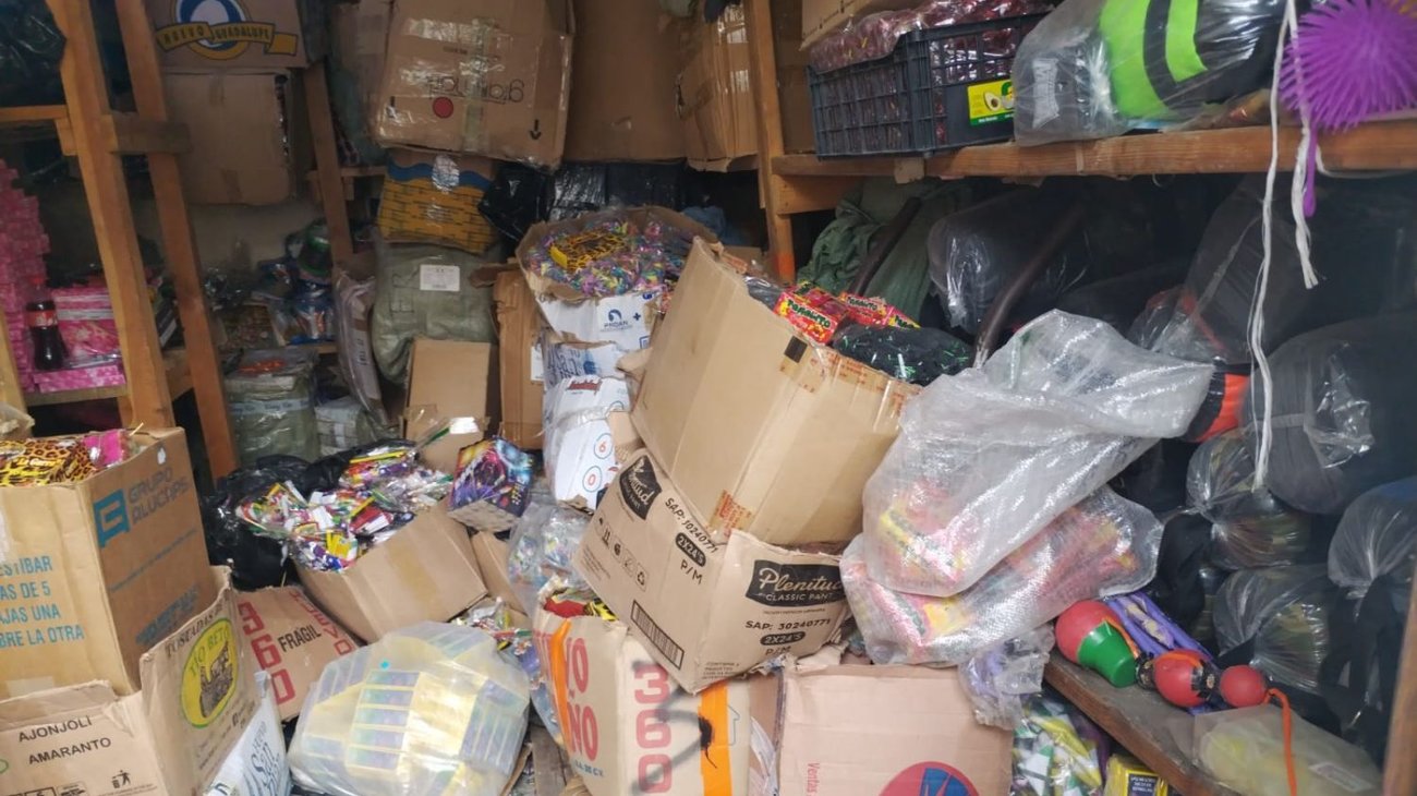 Autoridades aseguran pirotecnia en Colegio Civil