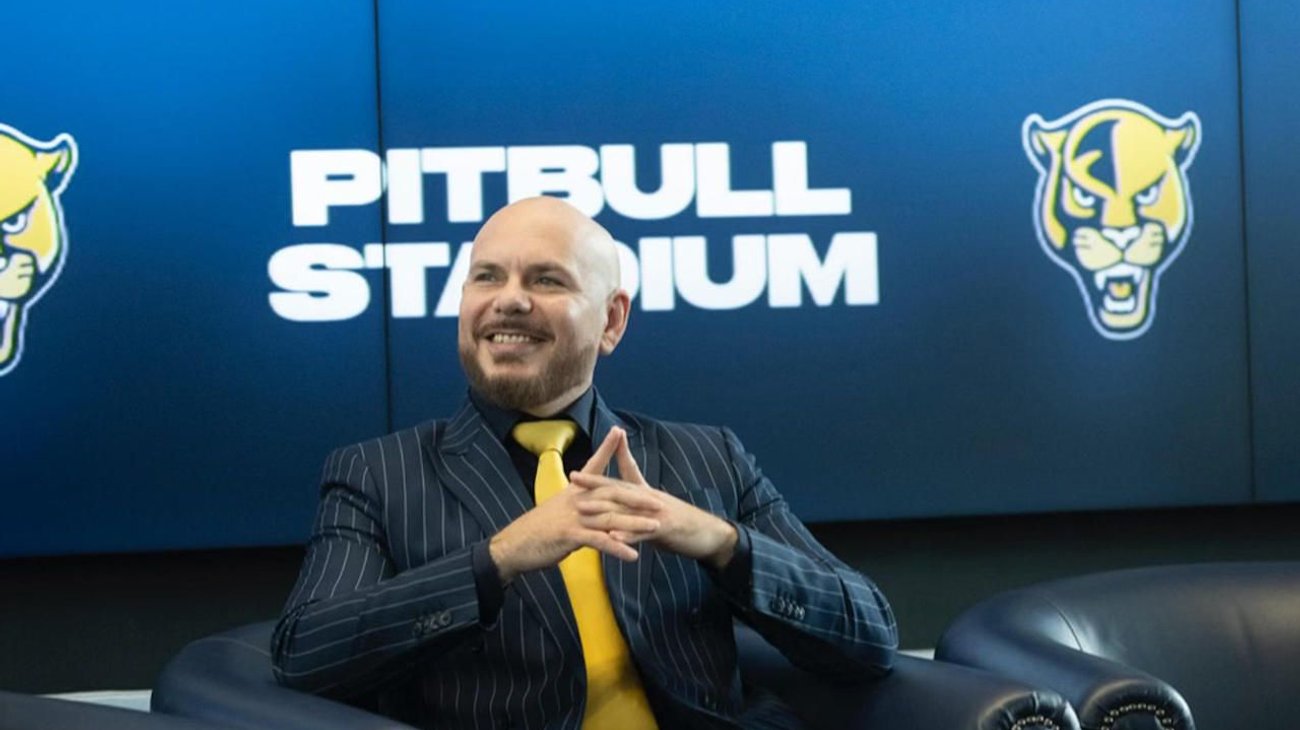 Pitbull da nombre a estadio de universidad de Miami