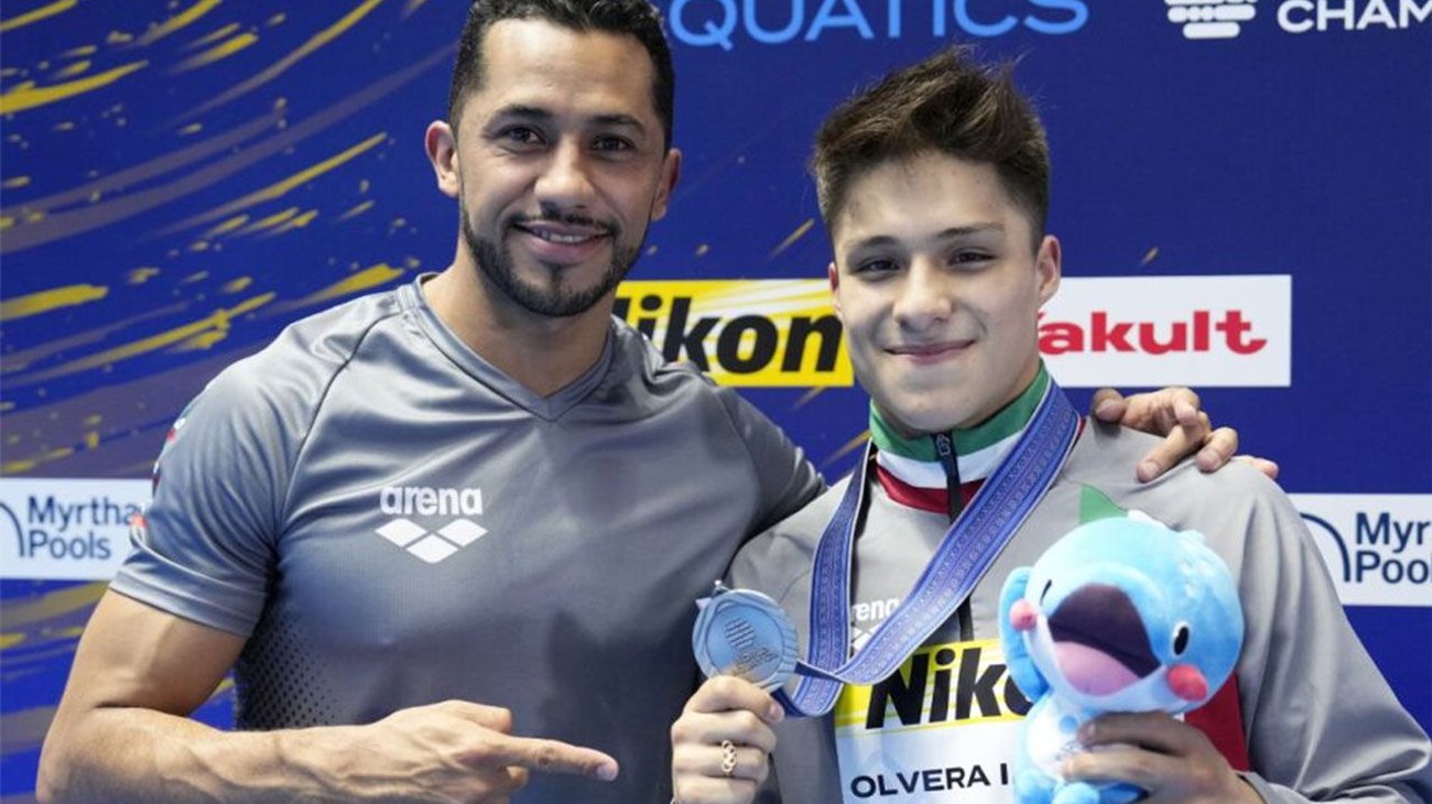 Osmar Olvera gana plata en trampolín 1metro para México