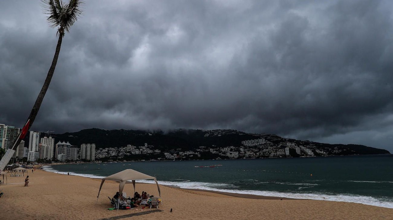 Huracán Hilary se intensifica; estiman será categoría 4