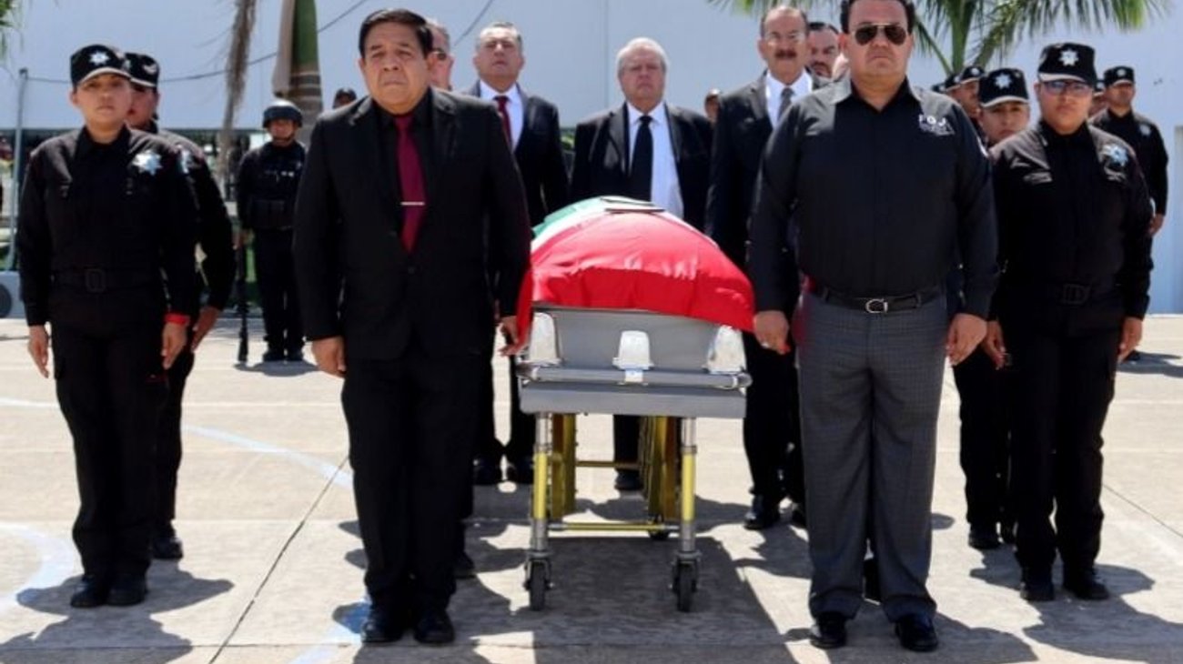 Despiden a policía fallecido en cumplimiento de su deber